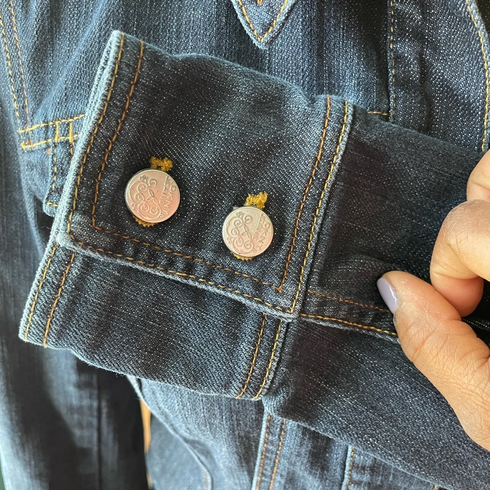 DKNY dark blue denim jean jacket with silver buttons   Sz M - Picture 5 of 8